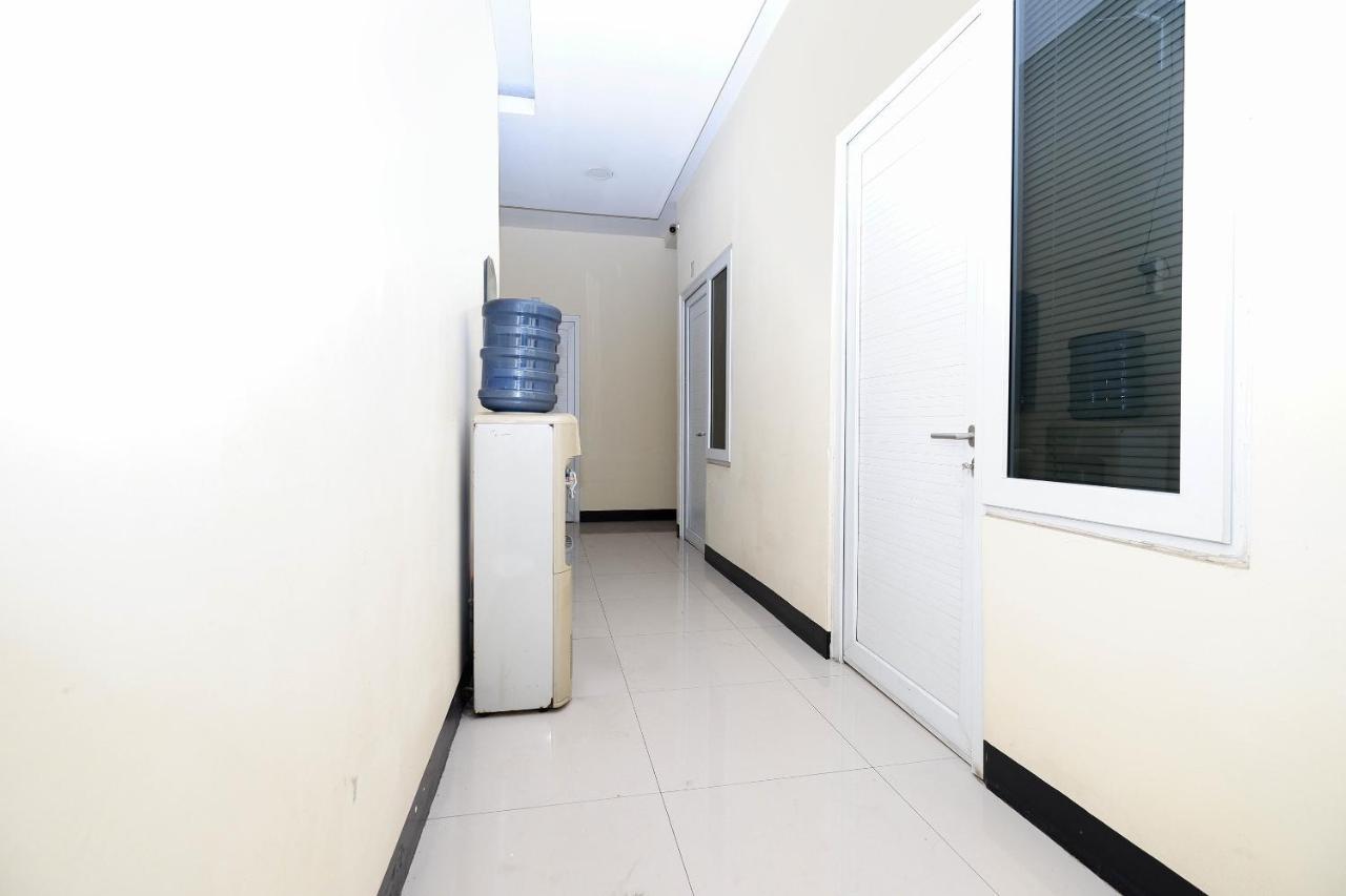 Oyo 1815 Gatsu Residence Semarang Extérieur photo