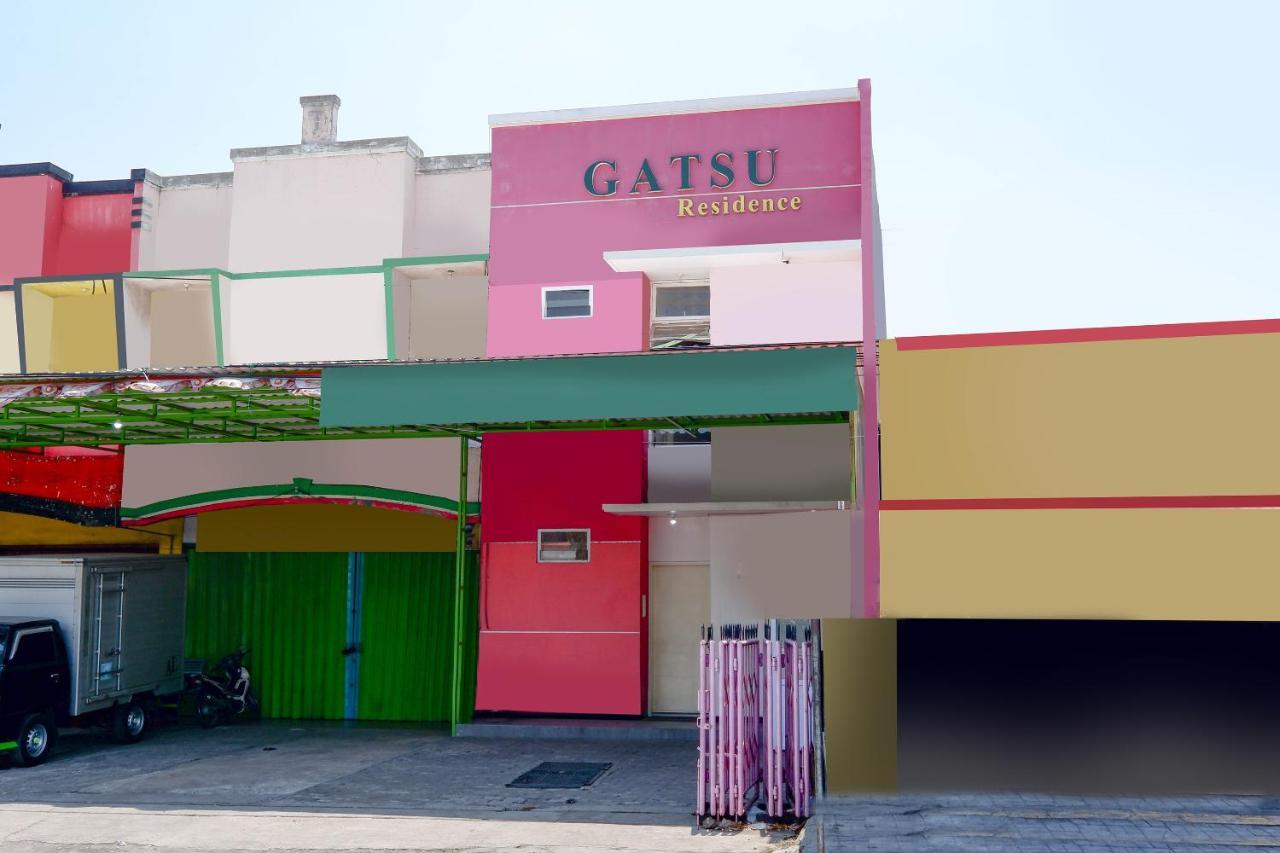 Oyo 1815 Gatsu Residence Semarang Extérieur photo