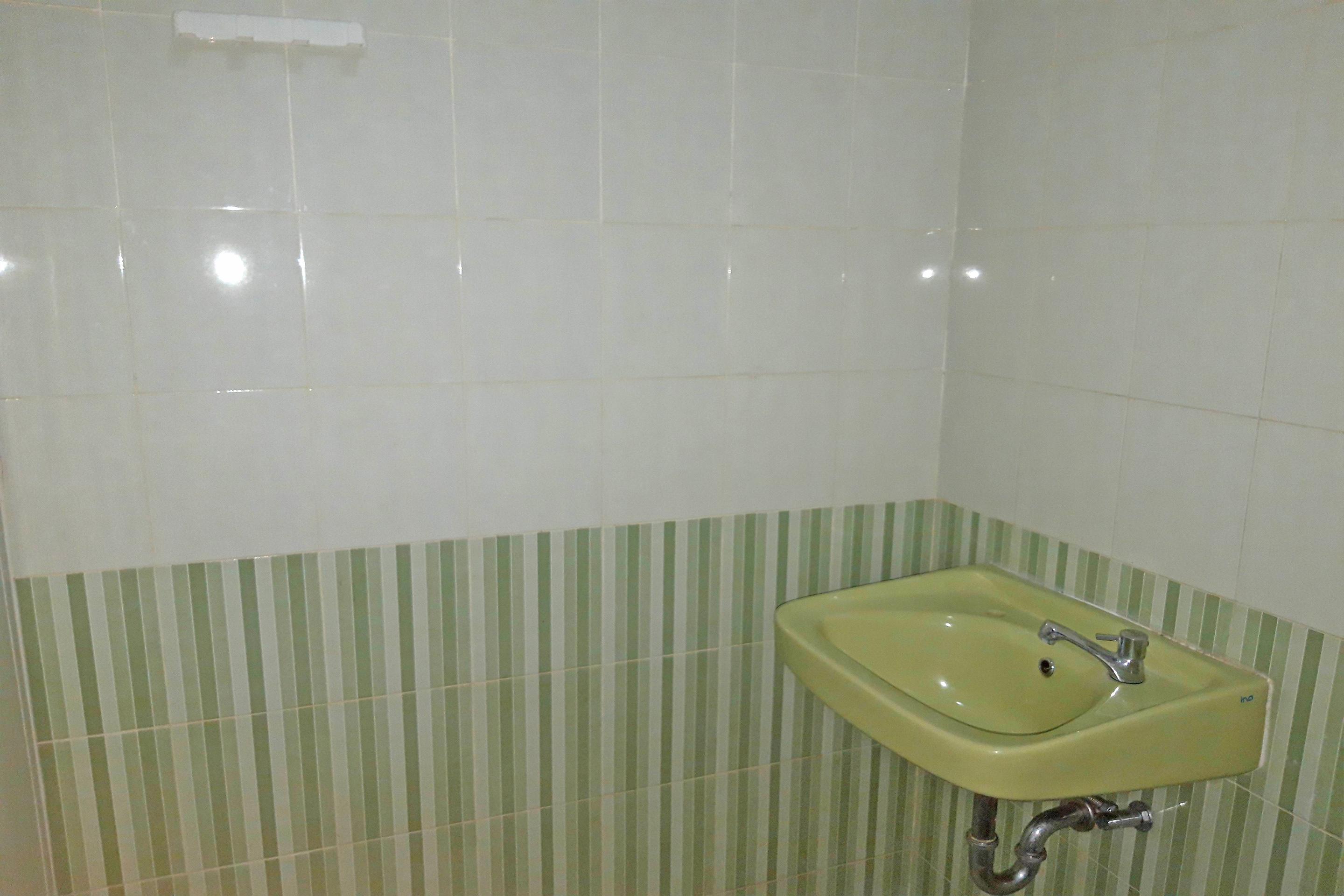 Oyo 1815 Gatsu Residence Semarang Extérieur photo