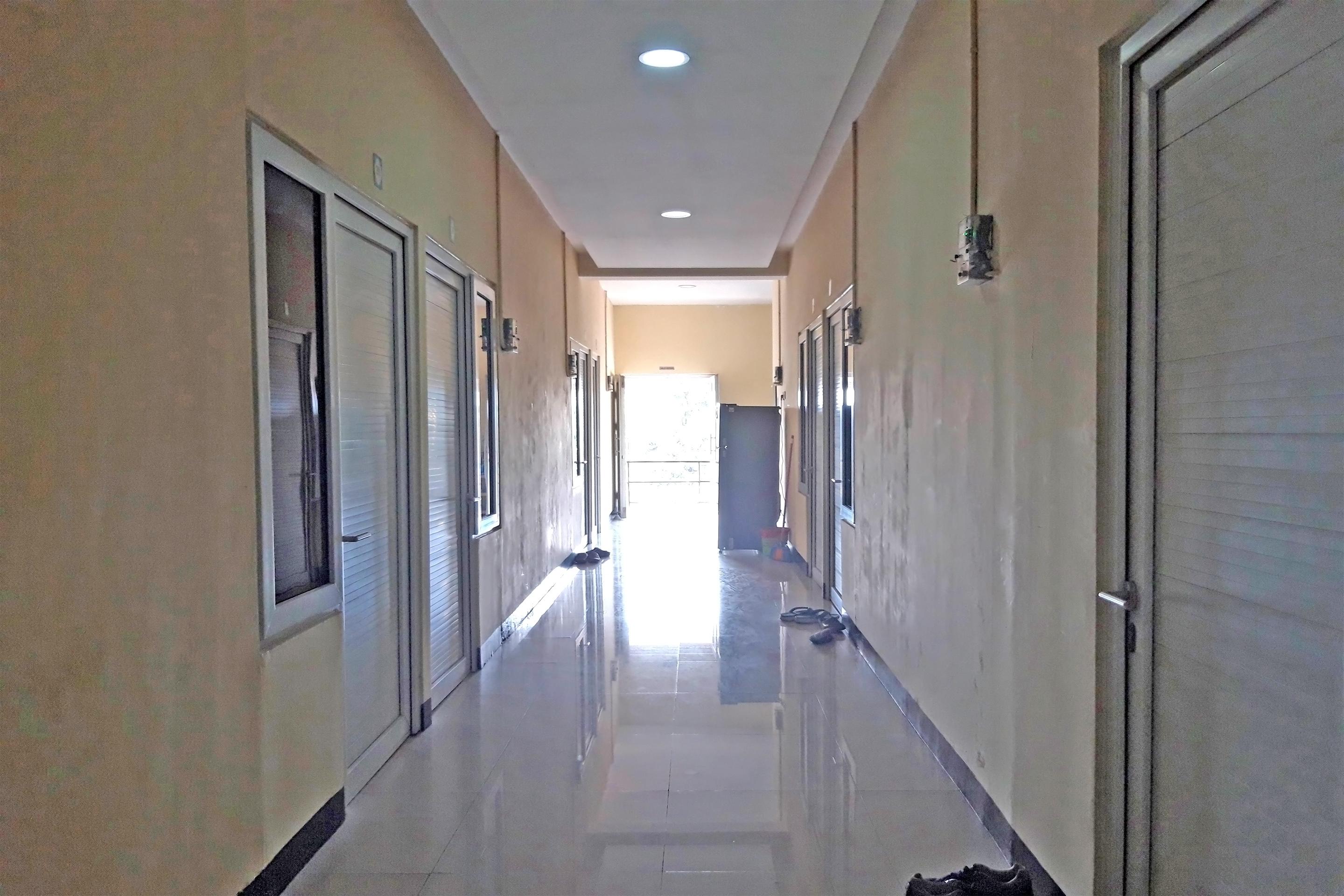 Oyo 1815 Gatsu Residence Semarang Extérieur photo